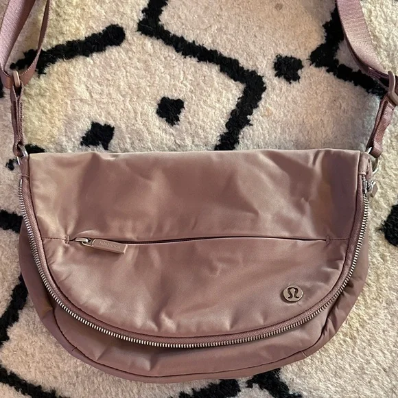 Lululemon Athletica Dusty Pink Shoulder Bag - Picture 2 of 5